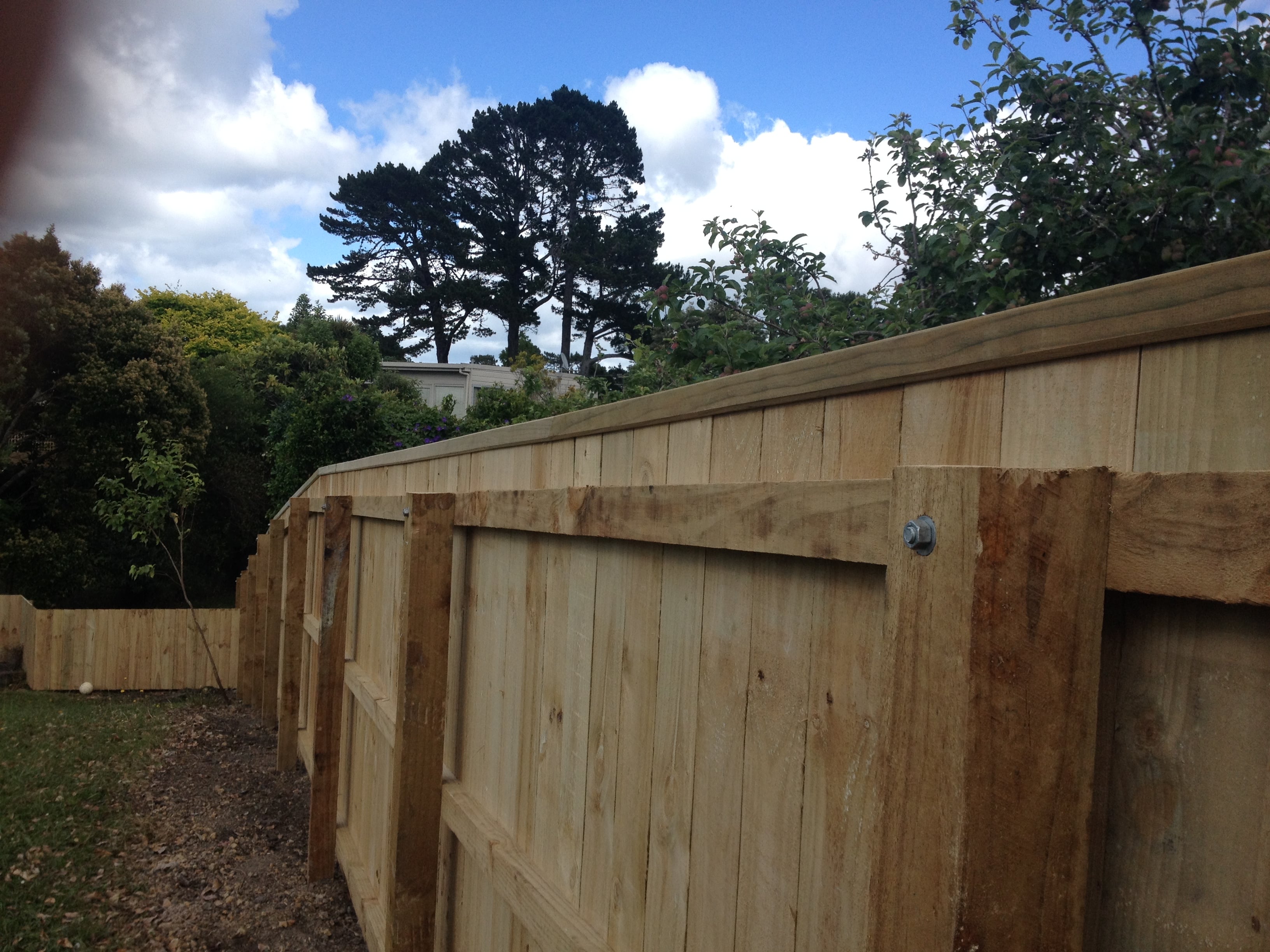 Back of Wooden Fence U capping (1)-min